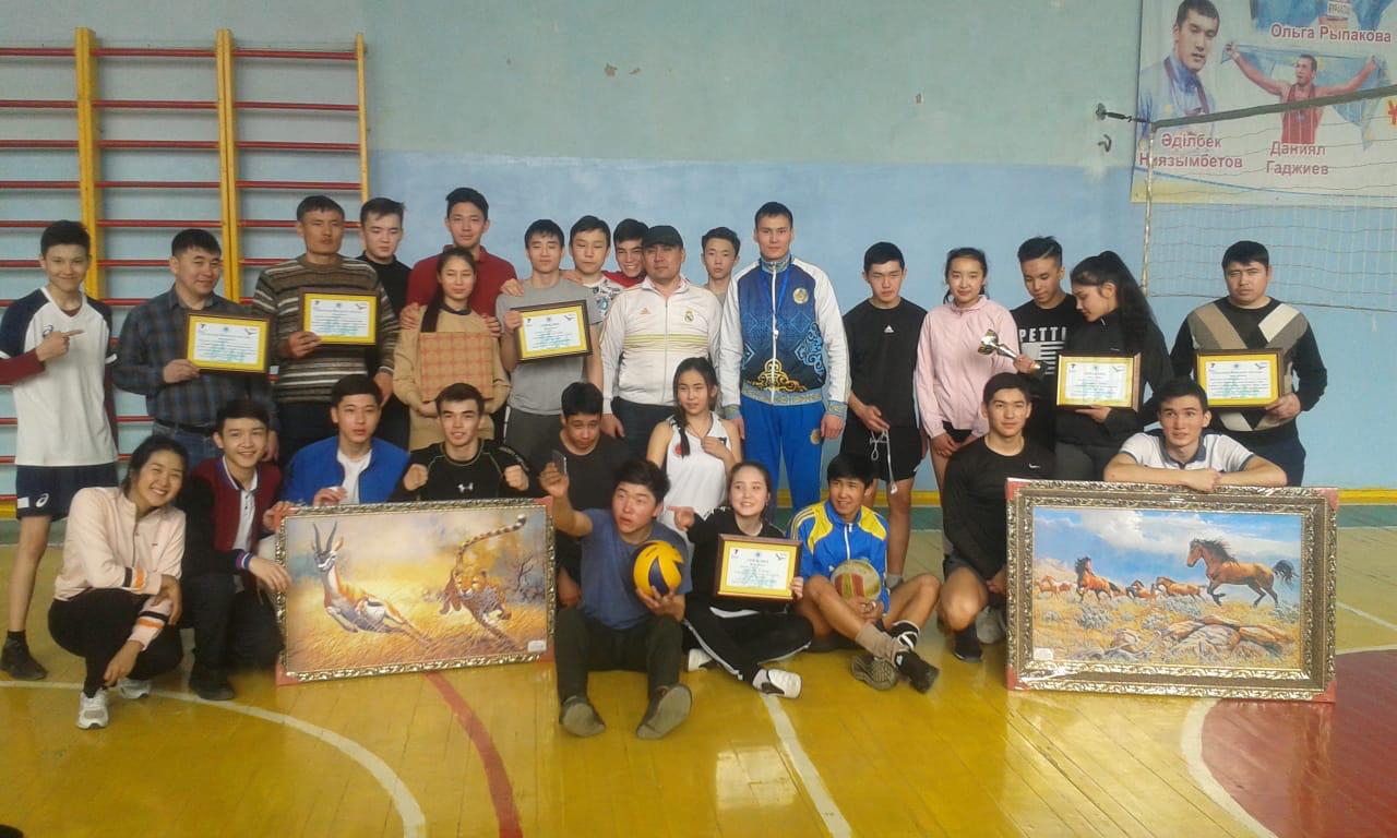 Прошёл волейбольный турнир среди учащихся 8-11 классов школ г. Караганды.